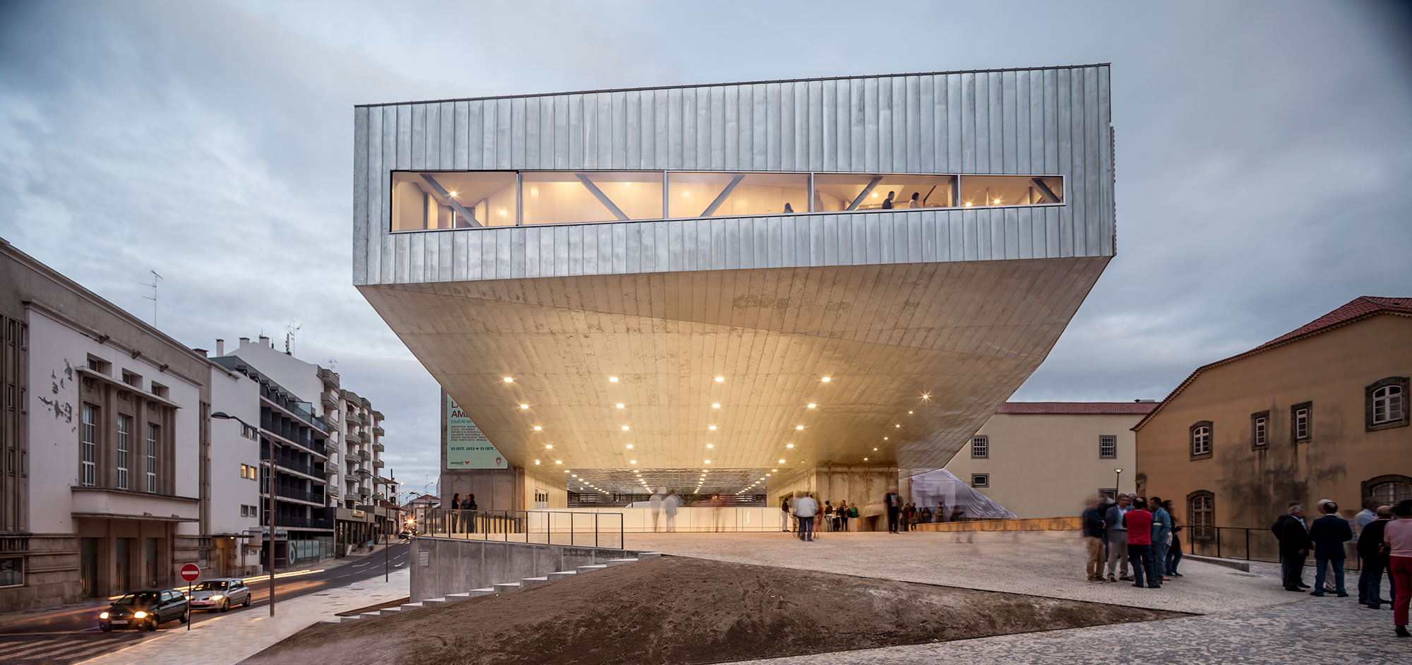 Cultural center. Центр искусств в Португалии. Cultural Center in Castelo Branco / Mateo Arquitectura. Культурный центр Гайя Нуньо архитектура. Cultural Center in Castelo Branco / Mateo Arquitectura Plan.